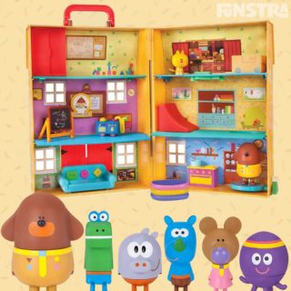 The Squirrel Clubhouse playset and miniature plastic figurines of the characters are great to encourage creative play, and just like a dollhouse will develop hand-eye coordination, concentration and imagination.