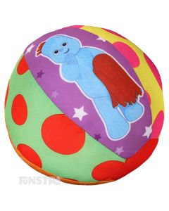 Bring the In the Night Garden TV series to life with this fun motion sensor ball, featuring Igglepiggle, Upsy Daisy and Makka Pakka fun sounds and phrases that help improve your child's dexterity and stimulate senses.