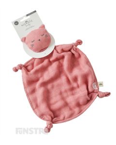 The cat comforter blanket is ultra soft for baby and is made of 100% cotton double muslin fabric with embroidered features in a shade of dusty pink and is the perfect cat cuddle companion to comfort your little one.