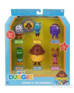 Stimulate creativity and imaginative play with mini figures that feature Duggee and the squirrels Roly, Tag, Betty, Happy, Norrie and a badge.